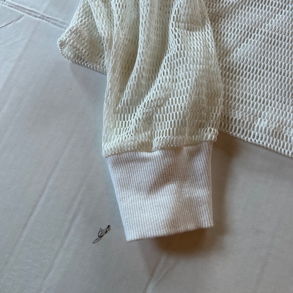 Wild Fable Women's off white,  Mesh hoodie crop top, Large - Picture 4 of 4